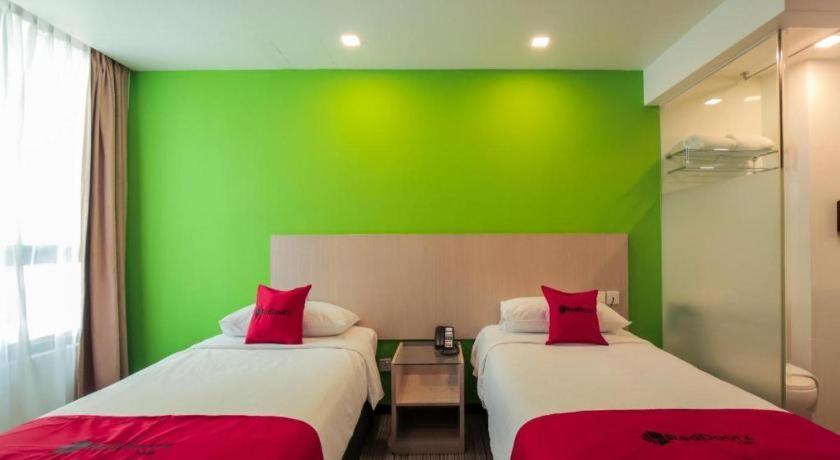فندق Reddoorz Premium @ Balestier سنغافورة المظهر الخارجي الصورة