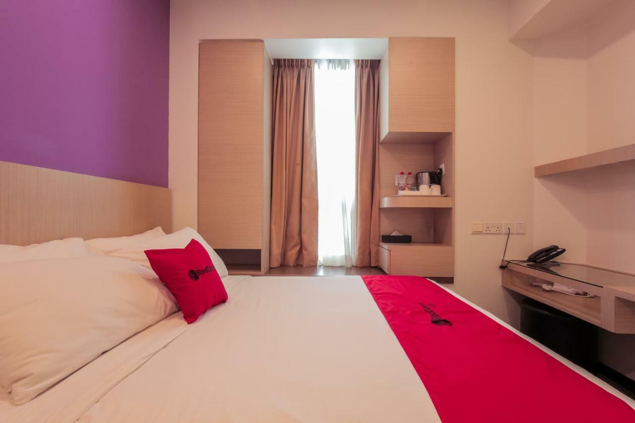 فندق Reddoorz Premium @ Balestier سنغافورة الغرفة الصورة